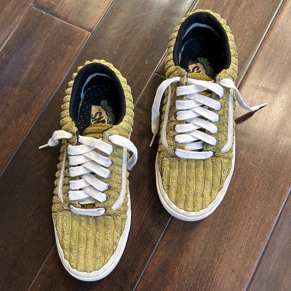 Vans Women’s - Picture 2 of 6